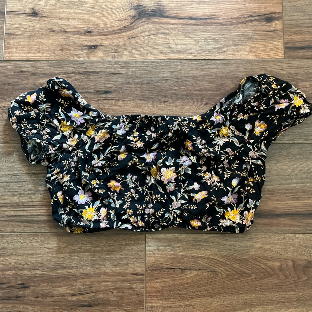 Off shoulder crop top